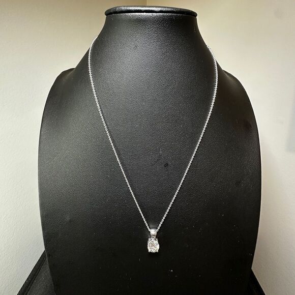 NIB Verozi 2ct (8mm) Moissanite stone solitaire necklace in sterling silver! - Picture 11 of 14